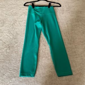 Lululemon Wunder Train 23” Pant in Maldives Green Size 6
